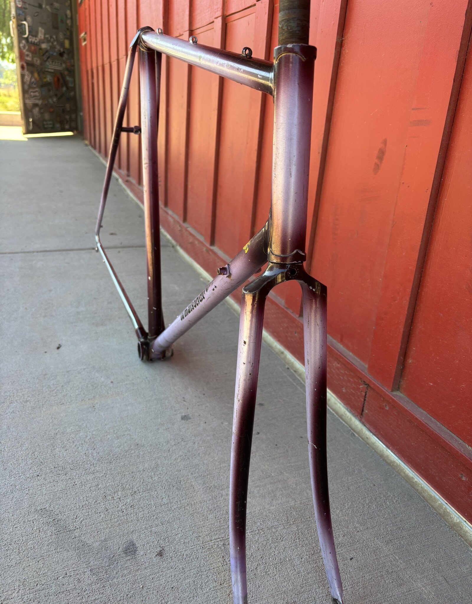 La maison du velo 58x57 purple fade