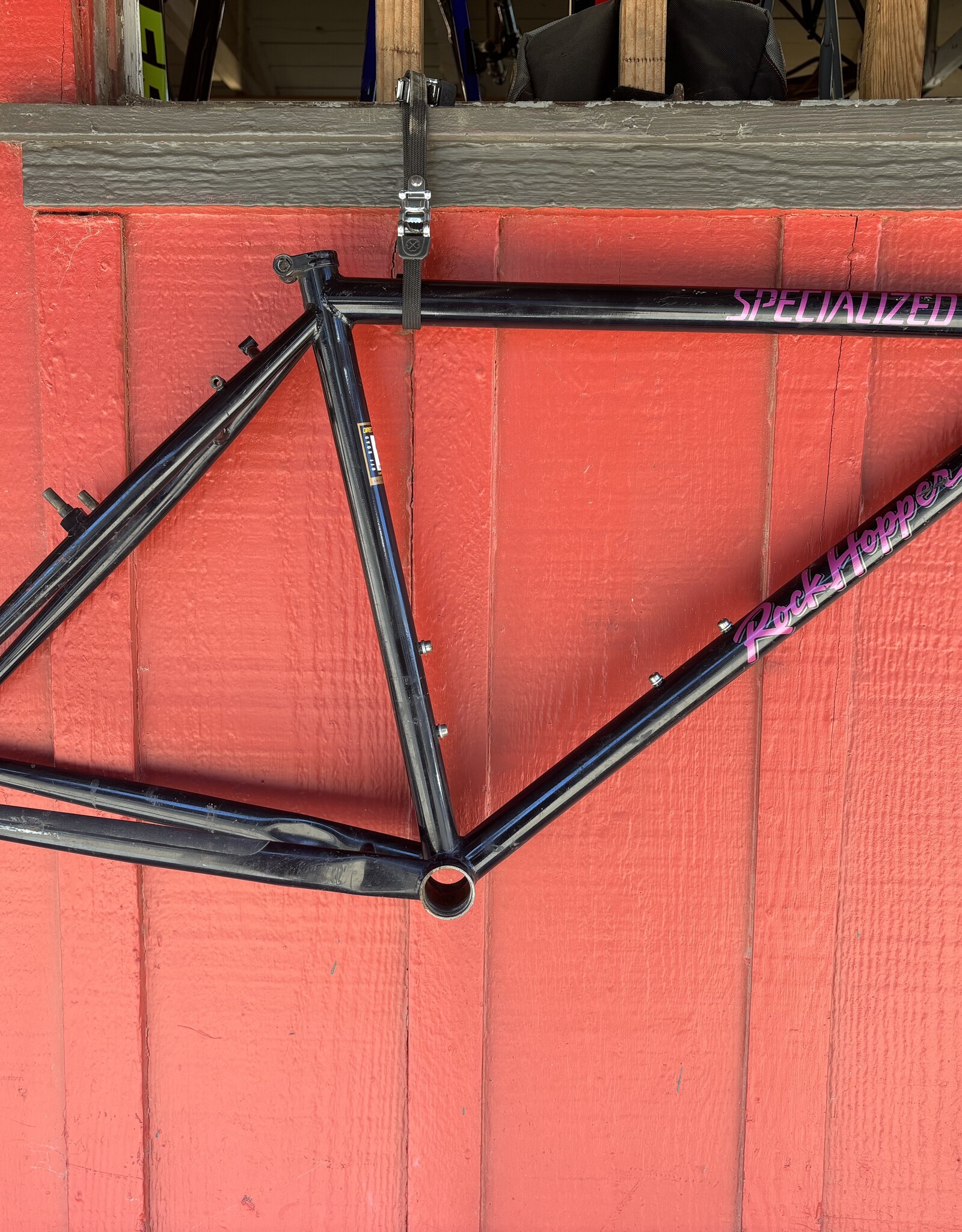 Specialized rock hopper 17” black/pink