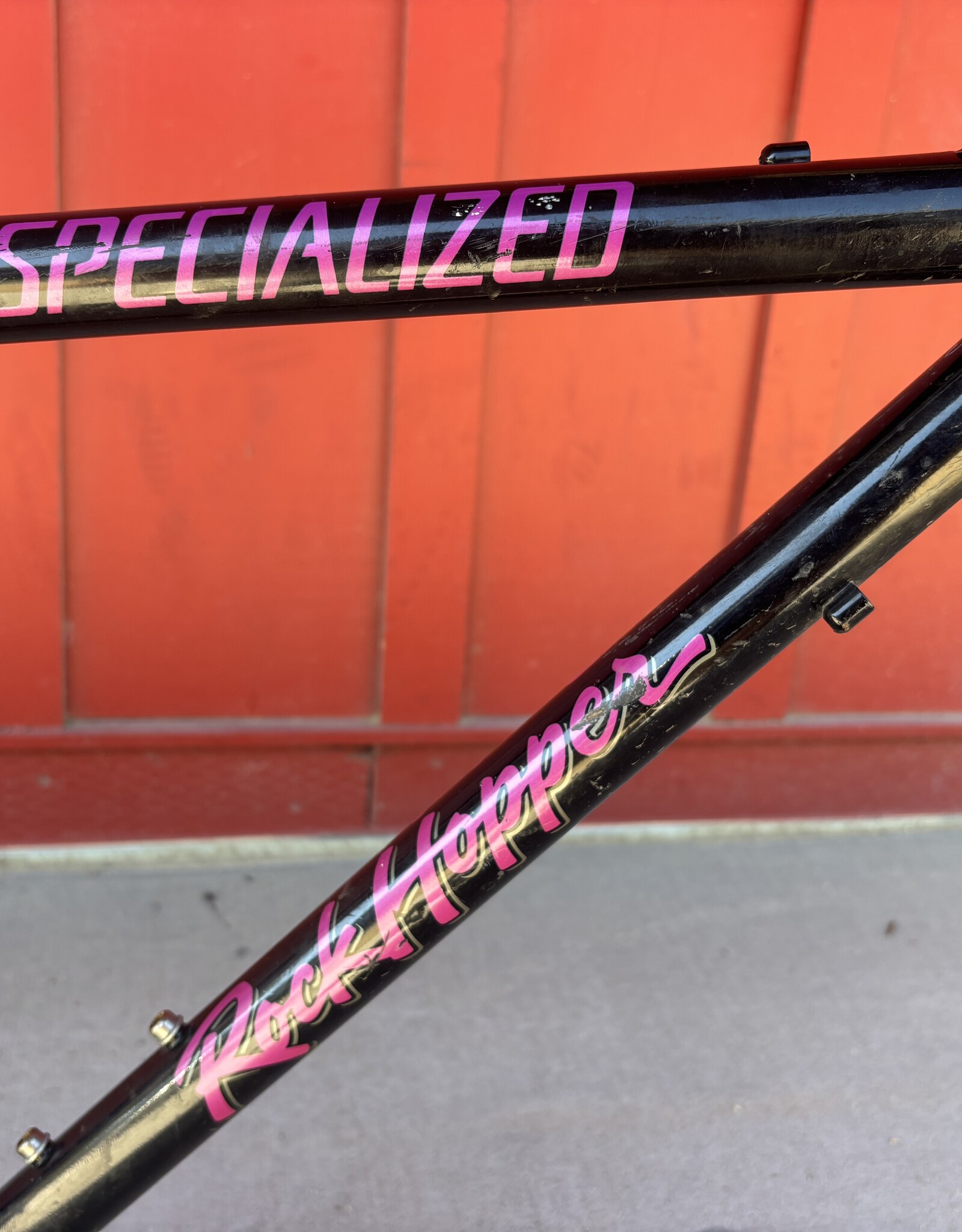 Specialized rock hopper 17” black/pink