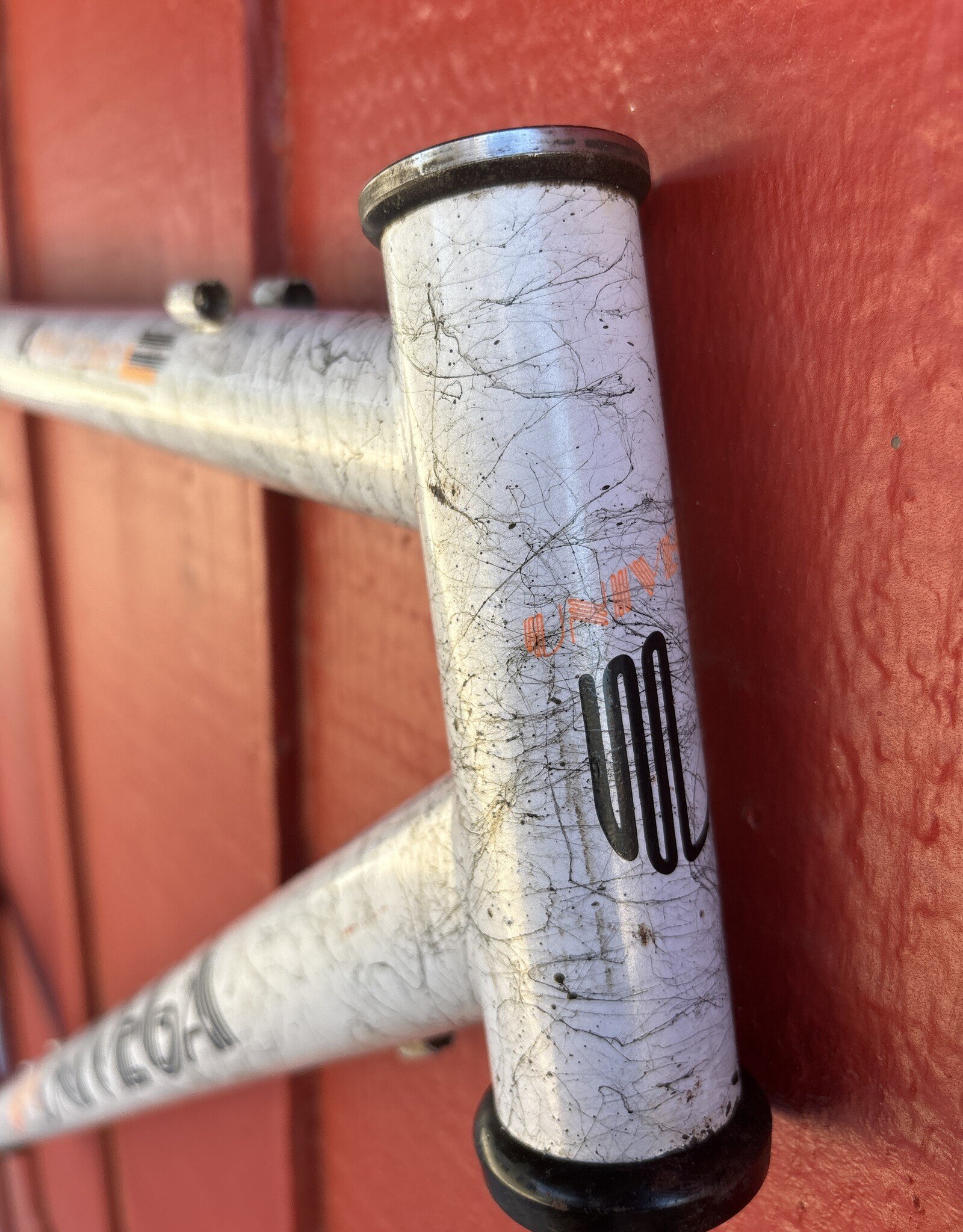 Univega alpina comp 20” white splatter