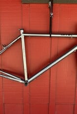 Specialized sirrus elite 18” silver