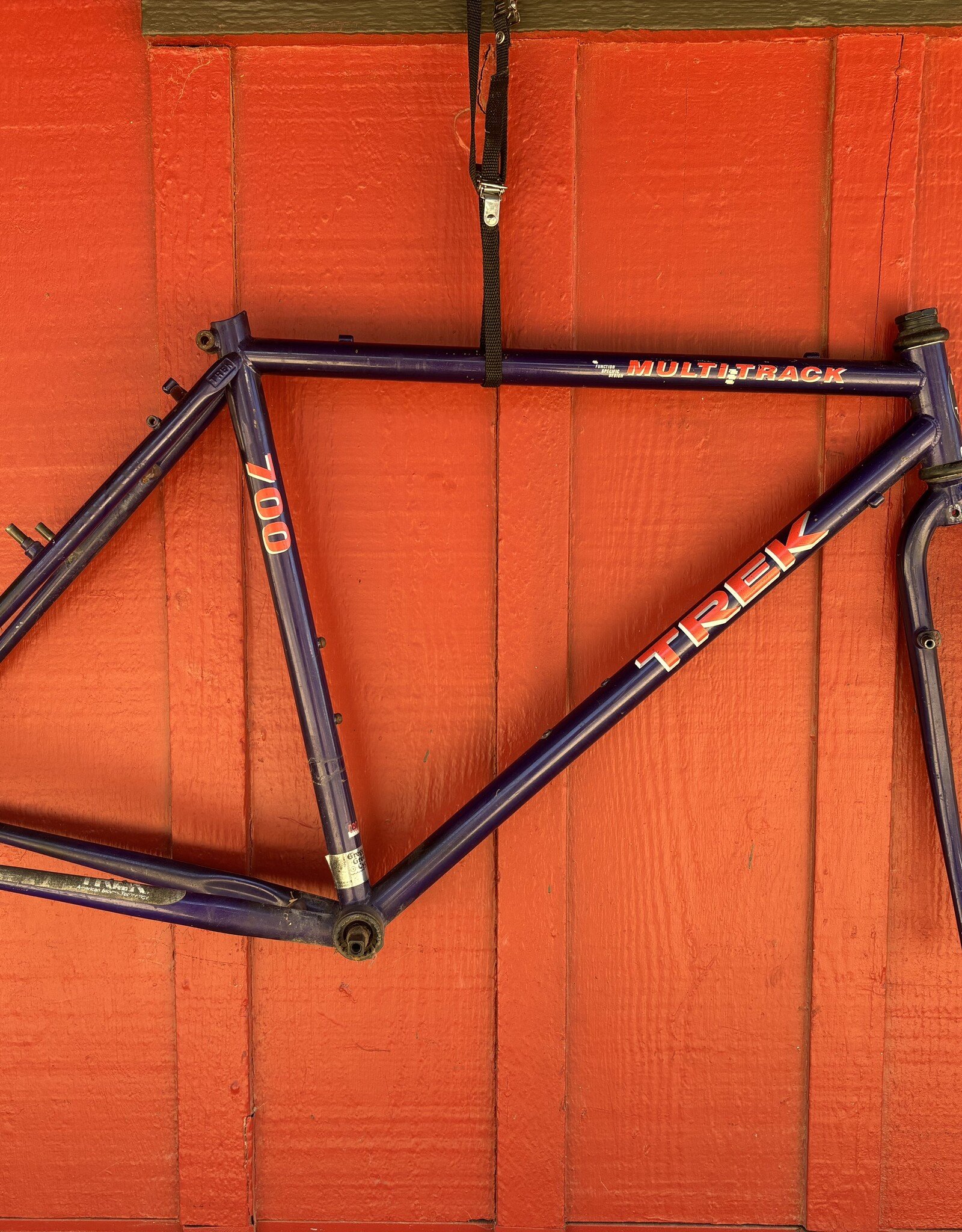Trek 700 multitrack 18 1/2” purple