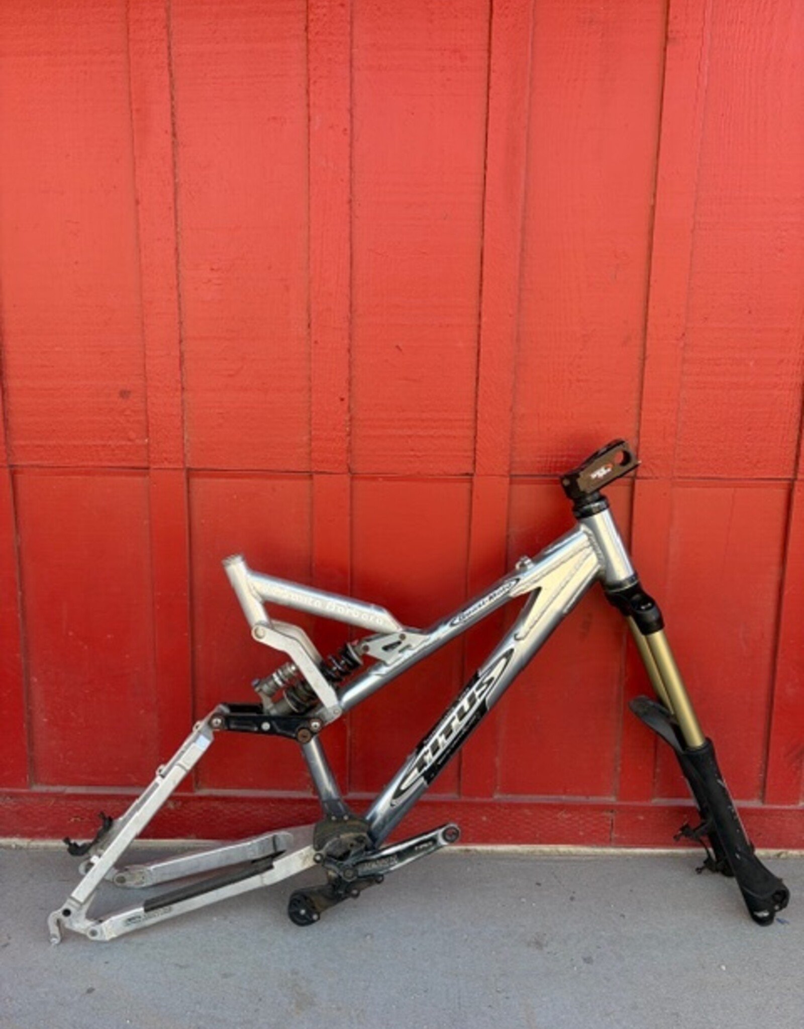 Titus Quasi Moto - silver - XL 21"