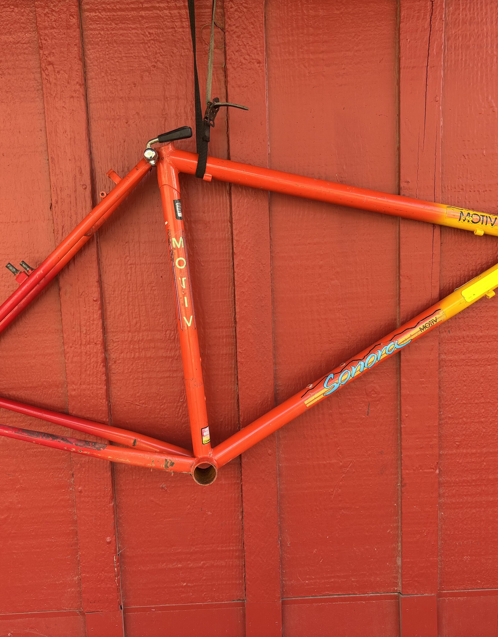 Motiv Sonora Orange Yellow 20"