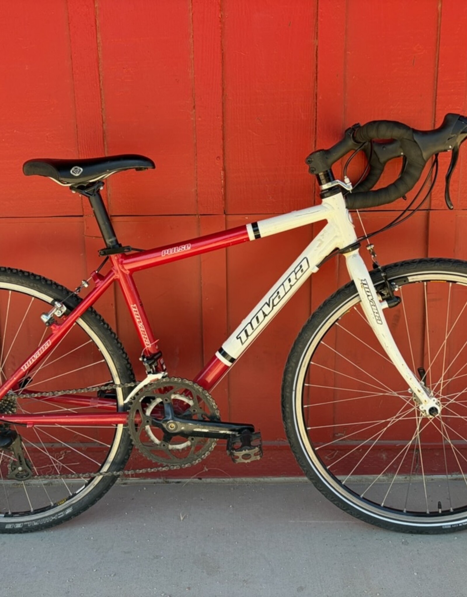 Novara Pulse youth gravel bike - XXS - Red white