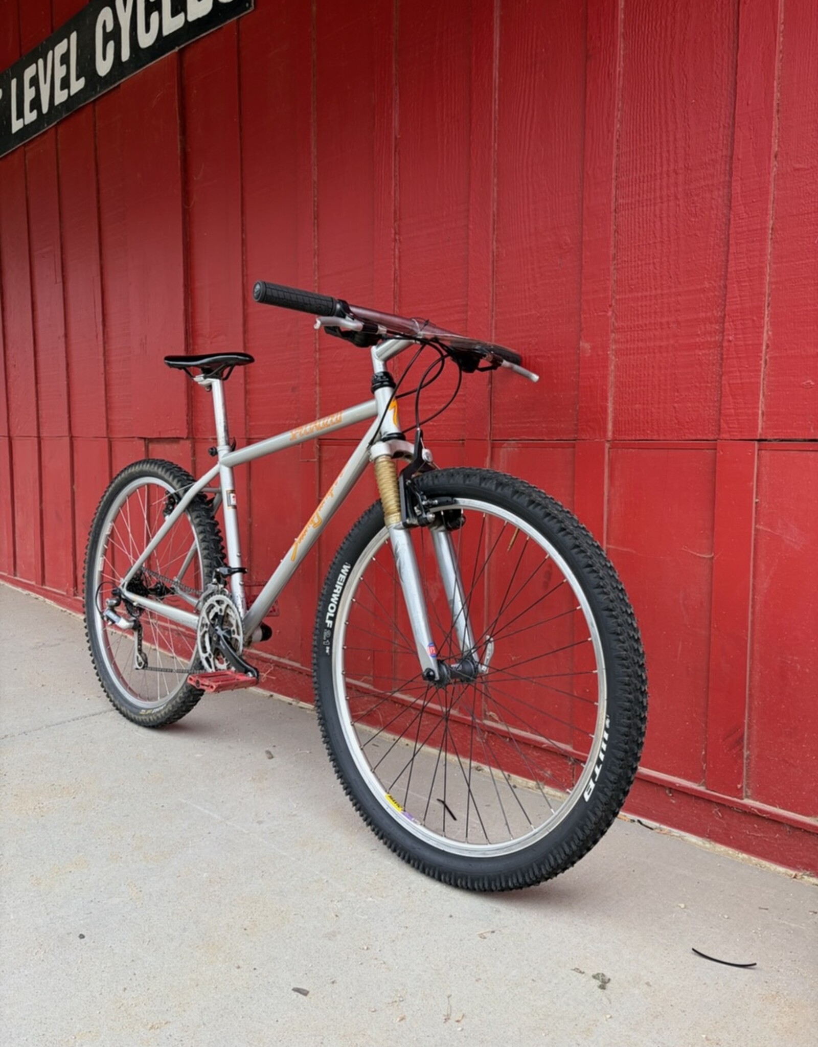 Specialized Stumpjumper - 17" Medium - Silver/ Orange accents