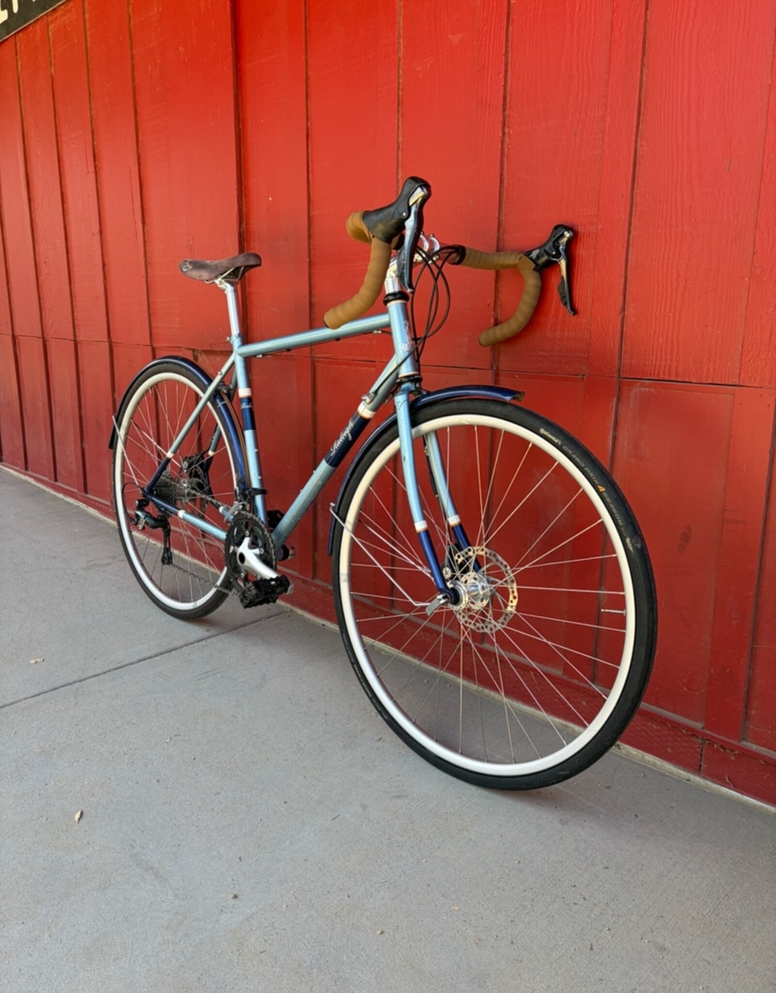 Raleigh Clubman road bike disc 50/53cm Medium - Blue