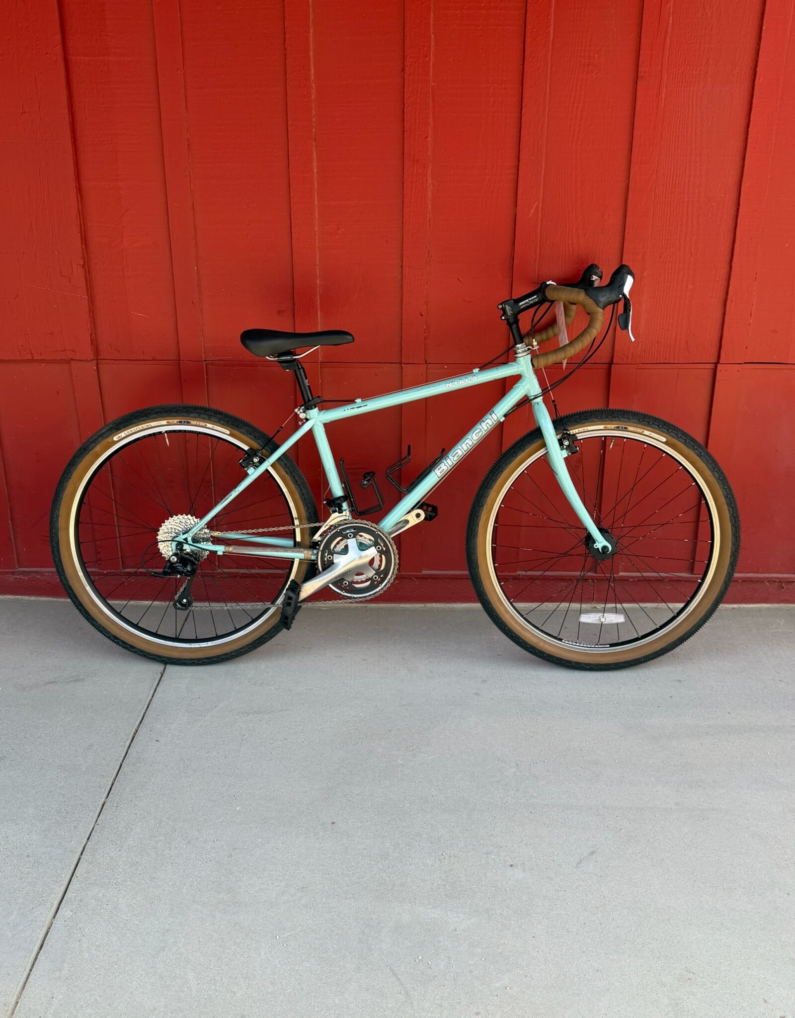 Bianchi Nyala  - 15 small - celeste