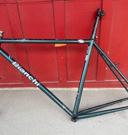 Dark green Bianchi Avenue frame