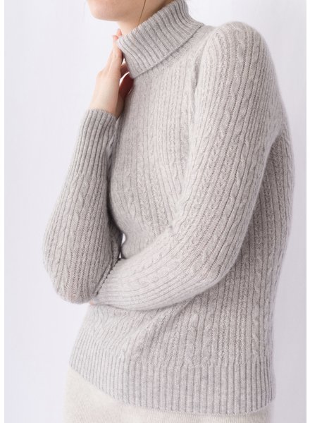 CASHMERE CLOUD Cable Knit Turtle Neck Cashmere Sweater