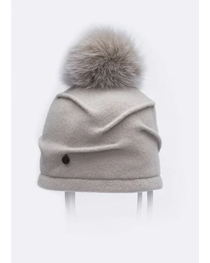 CLARETA Ormos Pleated Beanie W/Pom