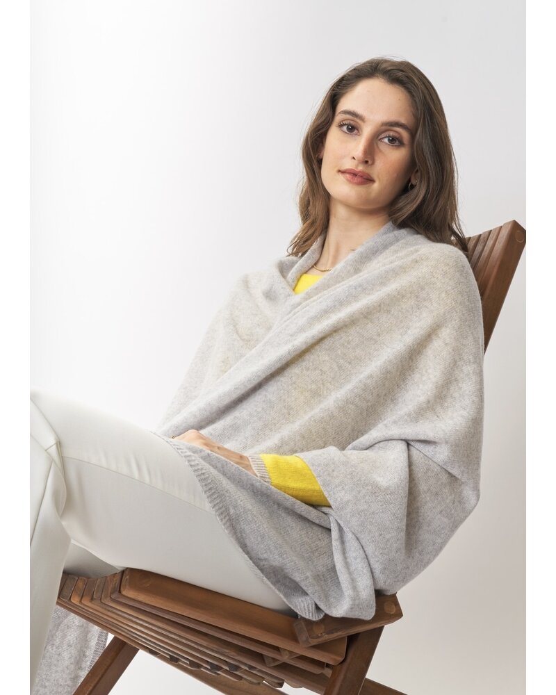 CASHMERE CLOUDS Cashmere Wrap