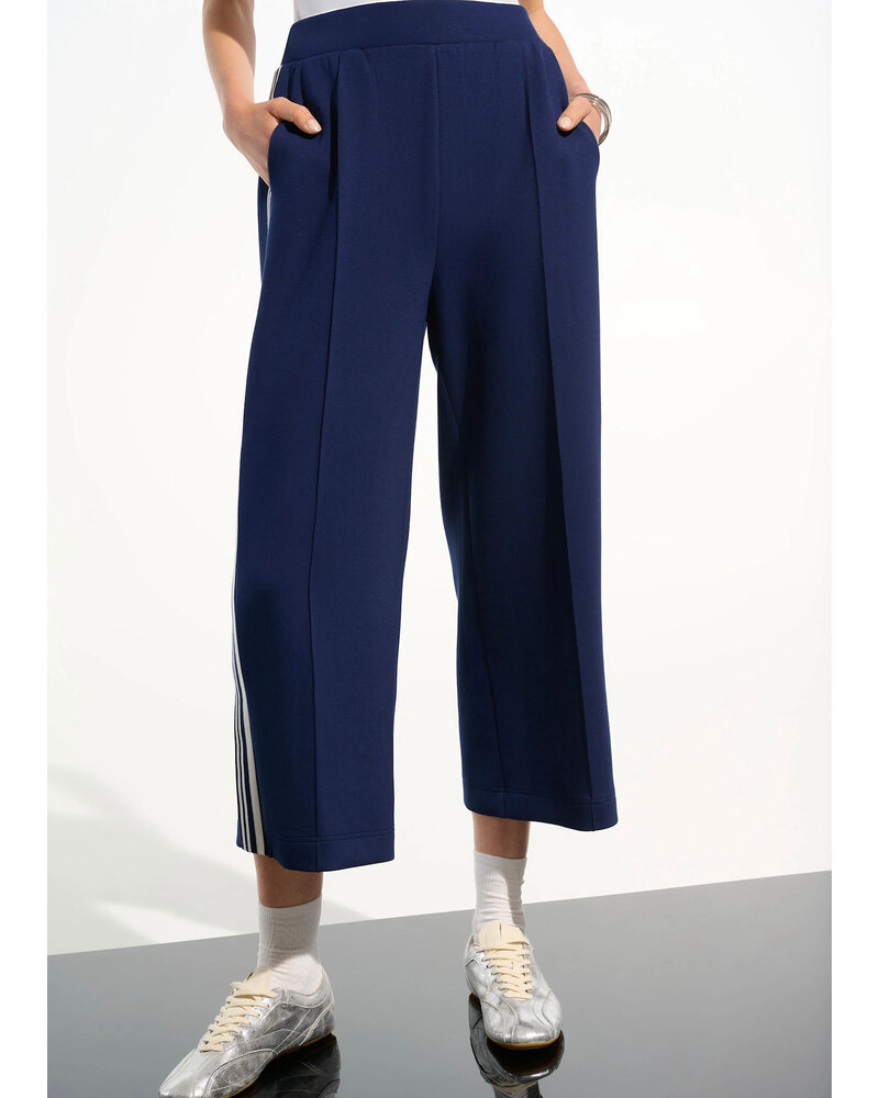 JOSEPH RIBKOFF Scuba Jersey Pull-On Culotte Pants
