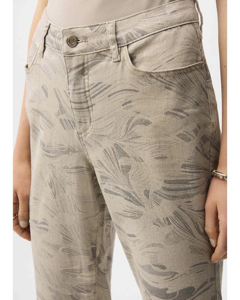 JOSEPH RIBKOFF Metallic Abstract Print Slim Crop Jeans