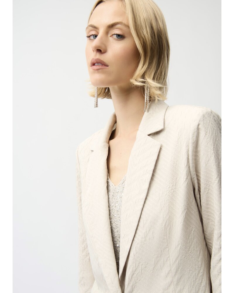 JOSEPH RIBKOFF Geometric Textured Jacquard Straight Blazer w/Notched Collar