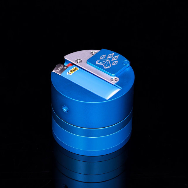 Wolf Grinder - The Combo Crusher Grinder & Handpipe