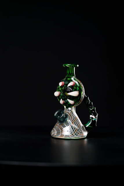 Dawg House Glass 6" Eye Tooth Rig