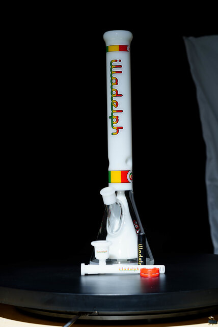 Illadelph 19" Collins Beaker Rasta