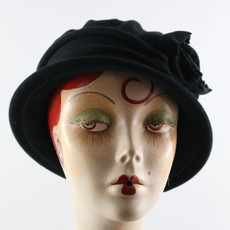 PARKHURST SHELLEY CLOCHE