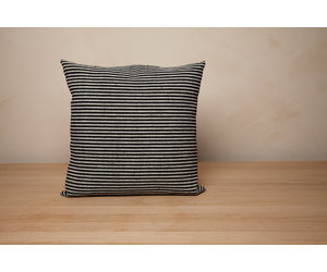 MOURNE TEXTILES : Check Cushion - Cloud, 30cm x 50cm - Mjölk