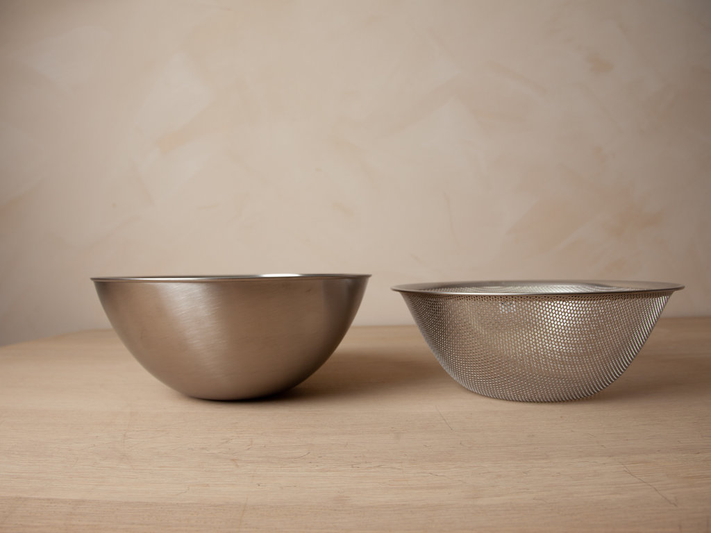 Sori Yanagi Bowl and Strainer Set Large