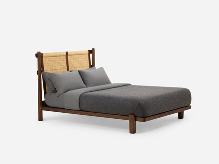 De La Espada Twenty-Five Bed