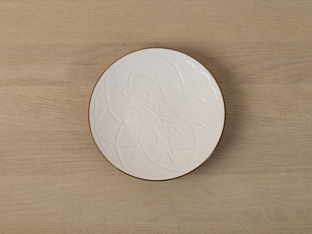 Oji Masanori for Jicon Carved Flower Plate (Medium)