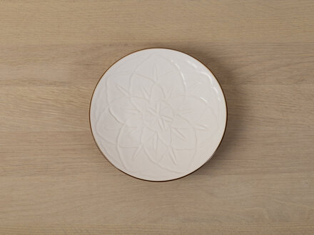 Oji Masanori for Jicon Carved Flower Plate (Medium)
