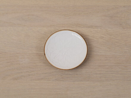 Oji Masanori for Jicon Carved Flower Plate (Extra Small)