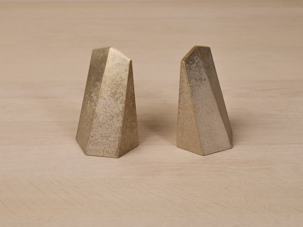 Oji Masanori for Futagami Komagata Brass Bookend