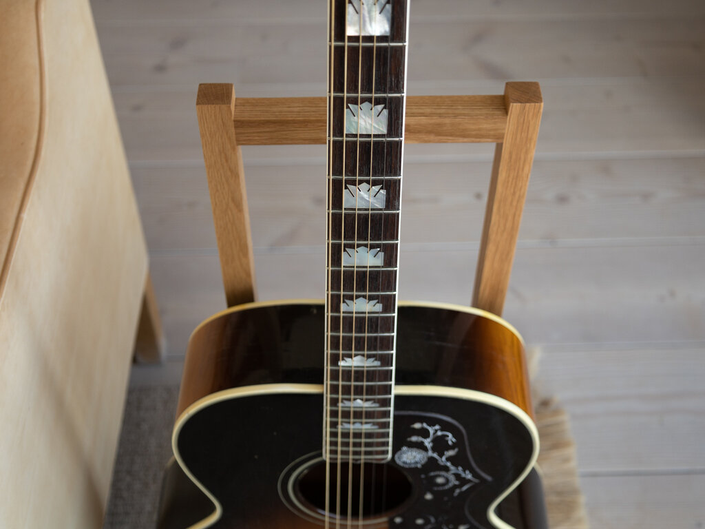 Mjölk Mjölk Guitar Stand (Oak)