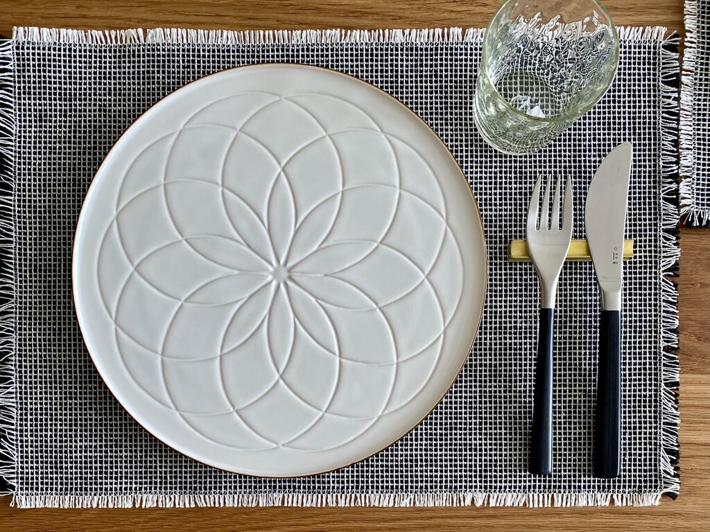 Oji Masanori for Jicon Carved Flower Plate (Large)