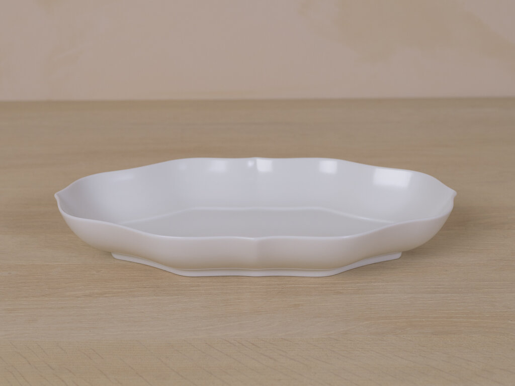 Rina Ono Porcelain Long Bowl with Bluish-white Glaze