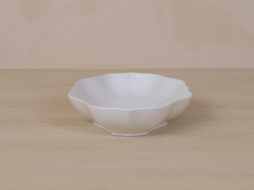 Rina Ono Porcelain Long Bowl with Bluish-white Glaze