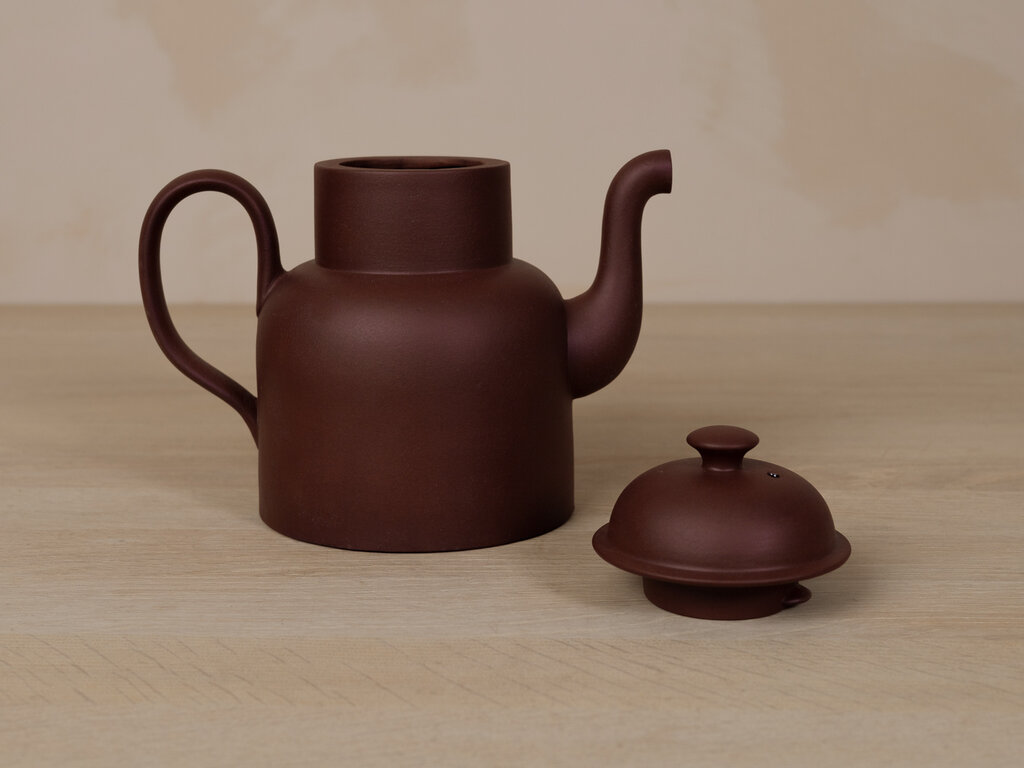 Jonas Lindholm Tall Teapot (Red Clay)