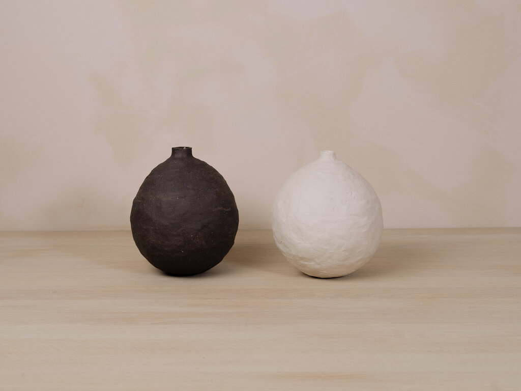 Ceramik B Black Round Vase, Medium