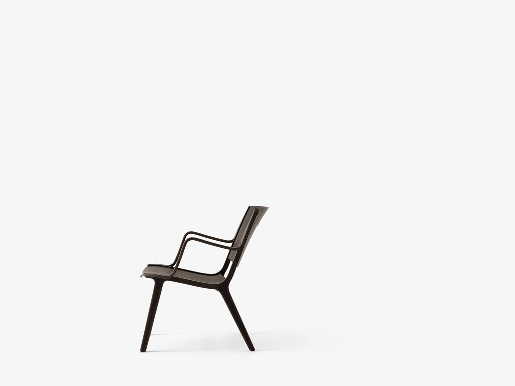 &Tradition AX HM11 Lounge Chair
