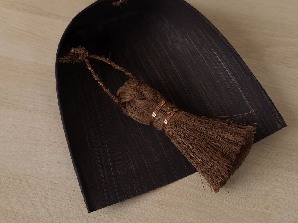 Japanese Palm Hand Broom