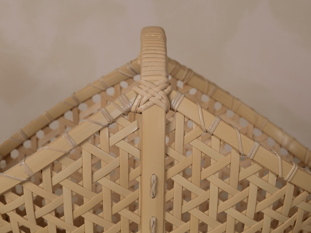 Ojiro Kakumono Ten Ojiro Tortoise shell basket, medium size