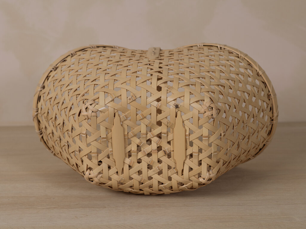 Ojiro Kakumono Ten Ojiro Tortoise shell basket, medium size