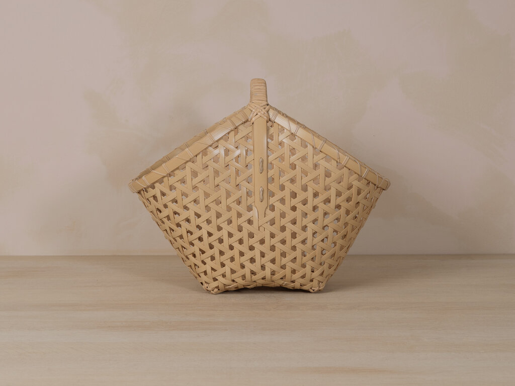 Ojiro Kakumono Ten Ojiro Tortoise shell basket, medium size