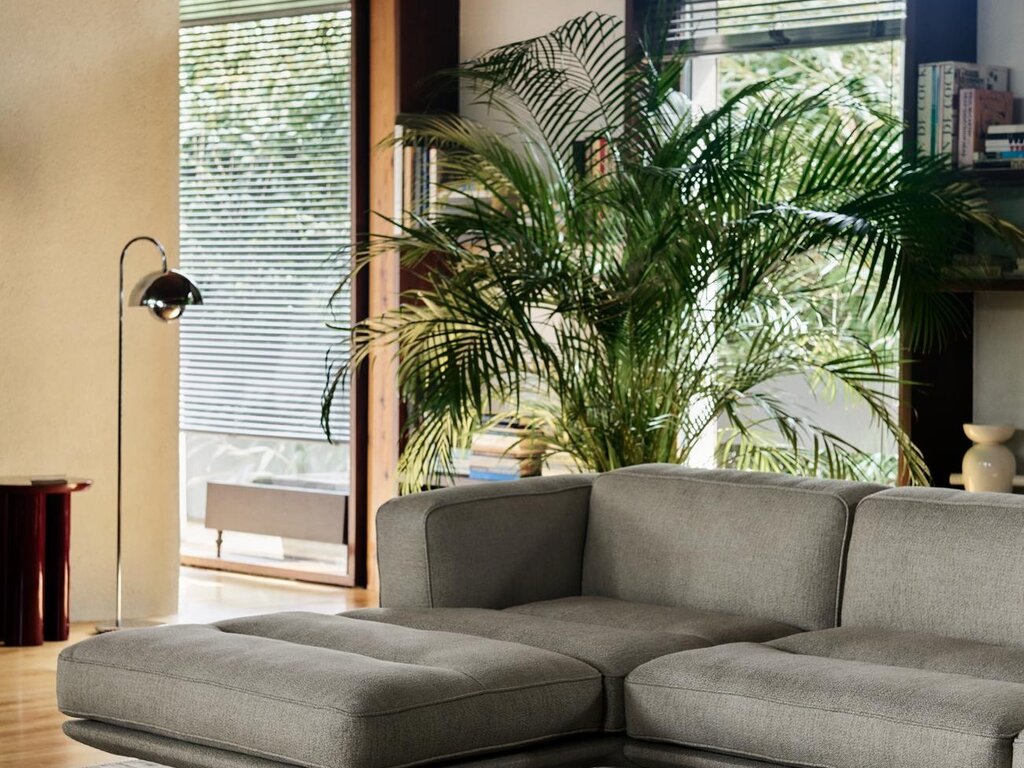 &Tradition Inland AV42 Sectional