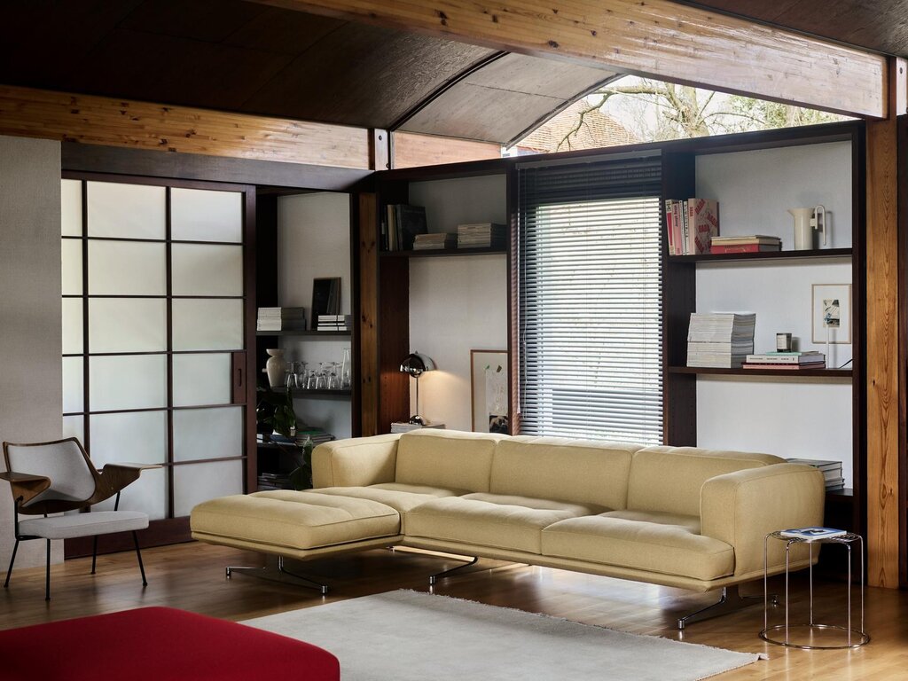 &Tradition Inland AV42 Sectional