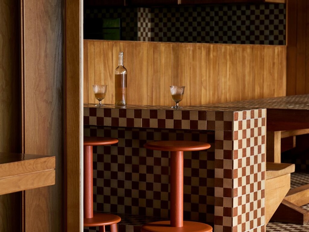 &Tradition Massif AV39 counter stool