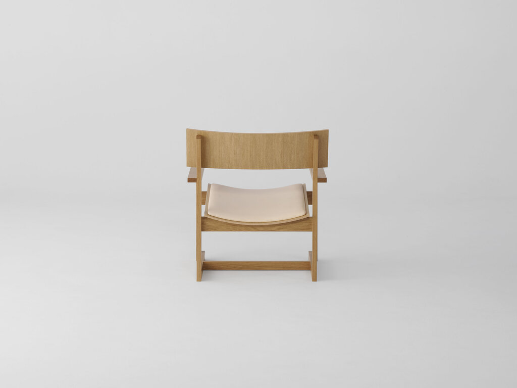 Koyori Makuri Lounge Chair (Upholstered Seat)