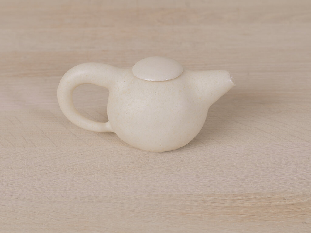 Keisuke Iwata Cream Teapot (Small)