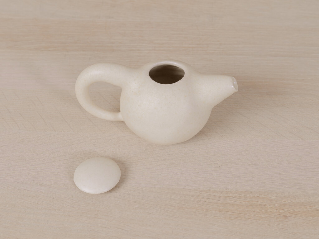 Keisuke Iwata Cream Teapot (Small)