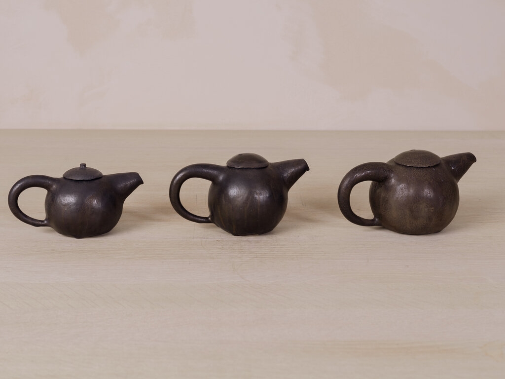 Keisuke Iwata Sabi Teapot w/ Nob (Small)