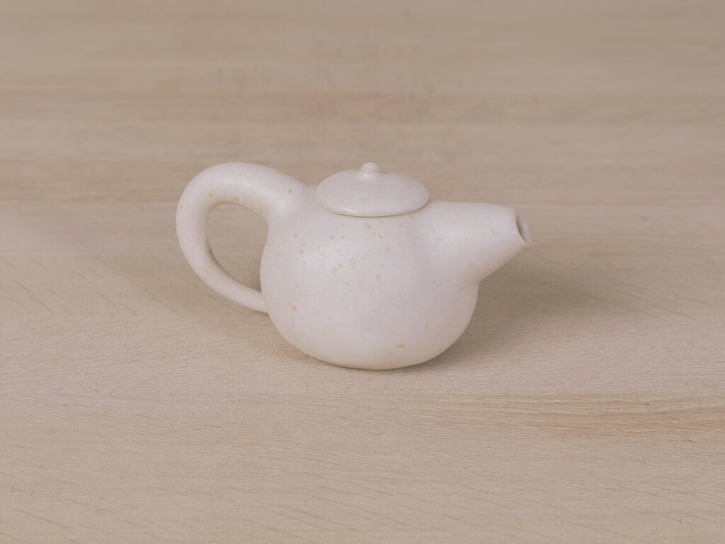 Keisuke Iwata White Teapot w/ Nob (Small)
