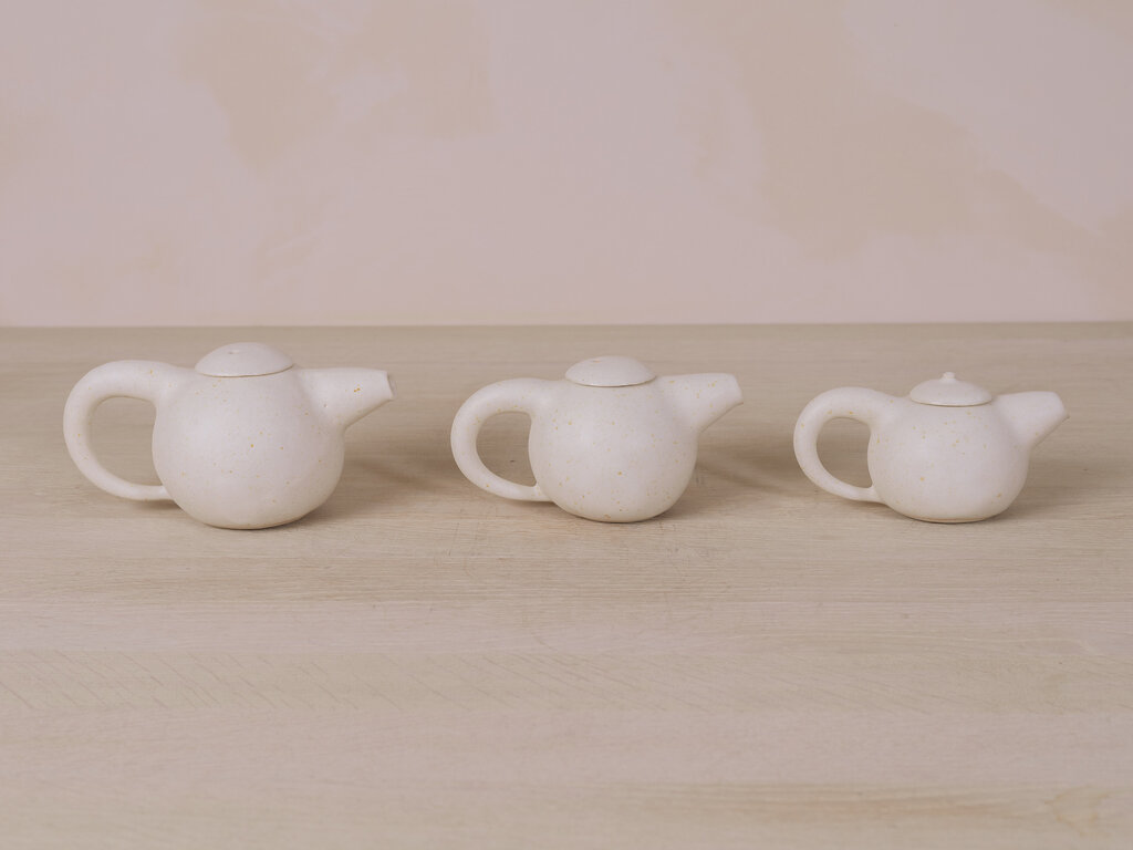 Keisuke Iwata Speckle Teapot (Medium)